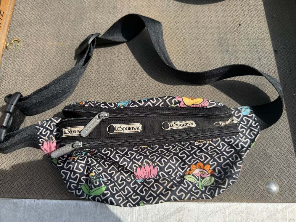 🦋 LeSportsac-Floral & Butterfly~Double Zip Fannypack 🌺